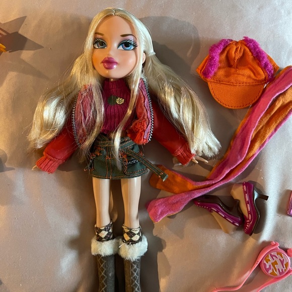 (SOLD) Campfire Cloe (2005) | Bratz - Picture 13 of 14